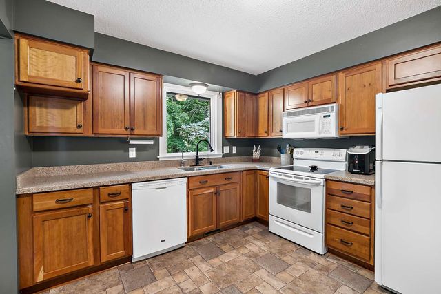 1204 Birch Drive, Hudson, WI 54016