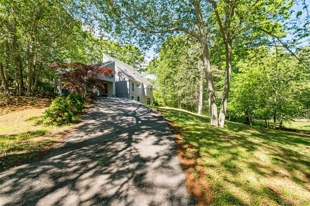 14 Sylvester Road, Wading River, NY 11792