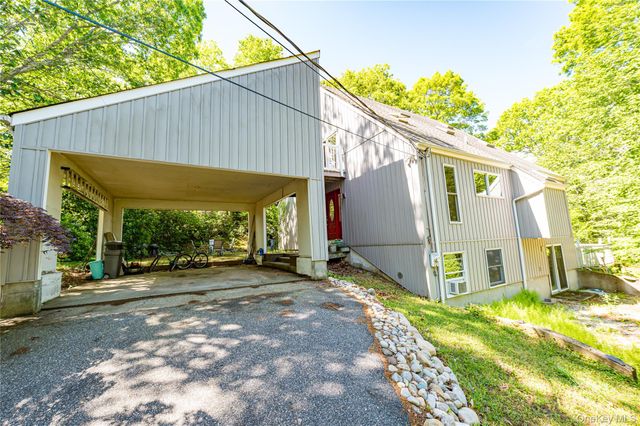 14 Sylvester Road, Wading River, NY 11792