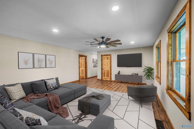 6654 County Road 223, Collinsville, AL 35961