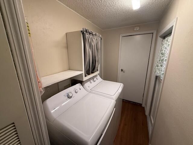 320 N Blackstone Street 14, Tulare, CA 93274