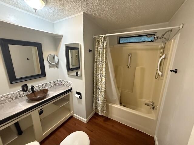 320 N Blackstone Street 14, Tulare, CA 93274