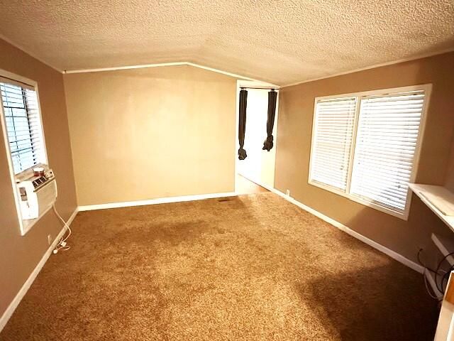 320 N Blackstone Street 14, Tulare, CA 93274