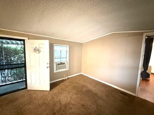 320 N Blackstone Street 14, Tulare, CA 93274