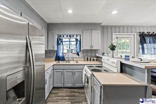 1404 Harrison St, Dillon, SC 29536