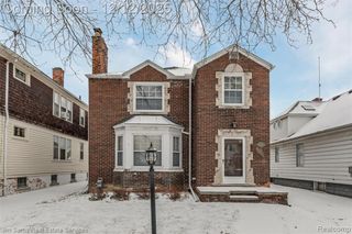 1328 Lakepointe Street, Grosse Pointe Park, MI 48230