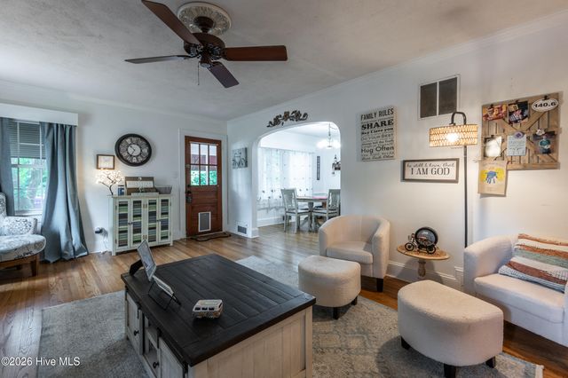 2401 E 4th Street, Greenville, NC 27858