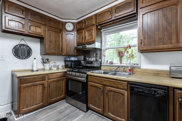 2401 E 4th Street, Greenville, NC 27858