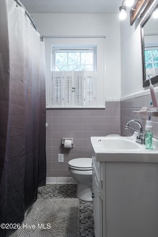 2401 E 4th Street, Greenville, NC 27858