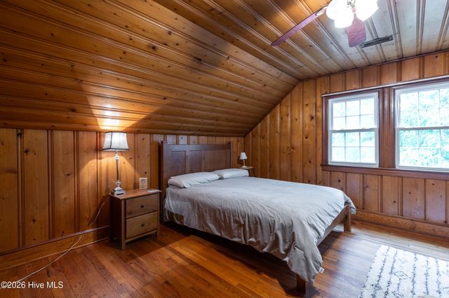 2401 E 4th Street, Greenville, NC 27858