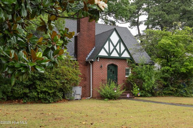 2401 E 4th Street, Greenville, NC 27858