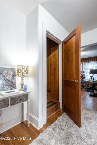 2401 E 4th Street, Greenville, NC 27858