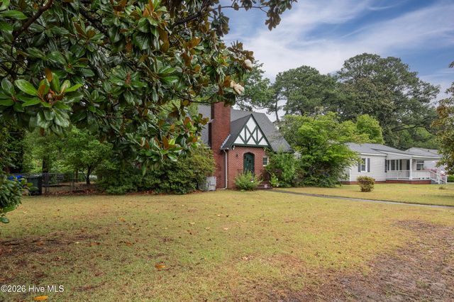 2401 E 4th Street, Greenville, NC 27858