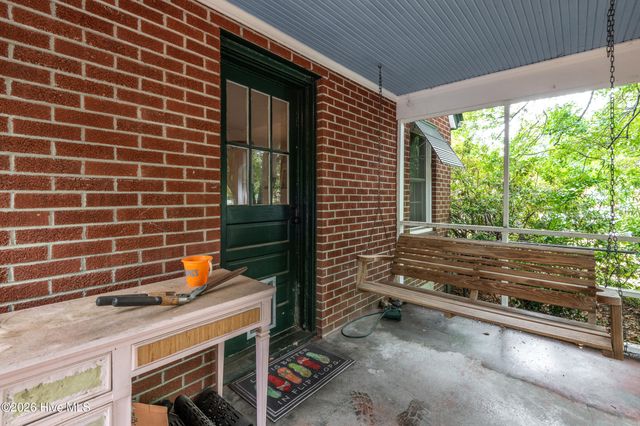 2401 E 4th Street, Greenville, NC 27858