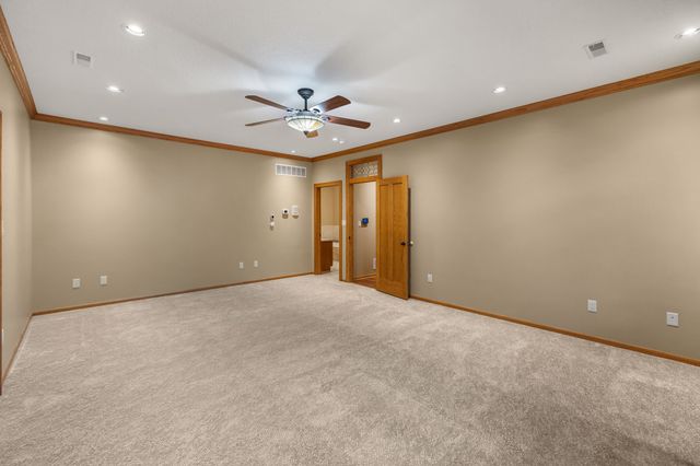 12810 Cardinal Lane, Urbandale, IA 50323