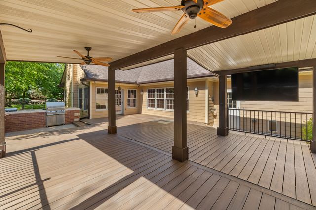 12810 Cardinal Lane, Urbandale, IA 50323