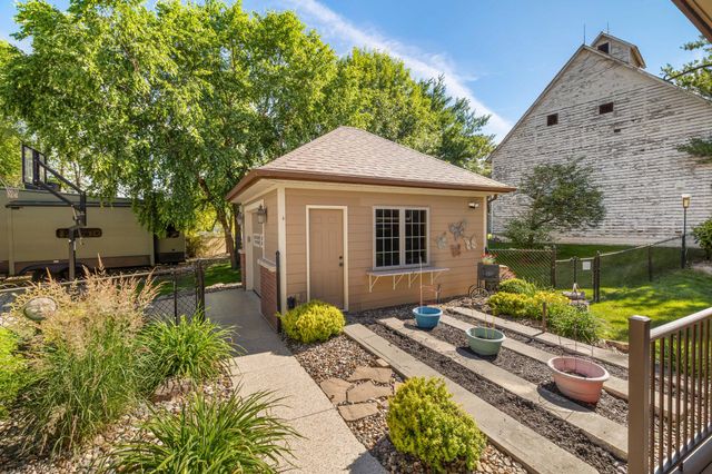 12810 Cardinal Lane, Urbandale, IA 50323