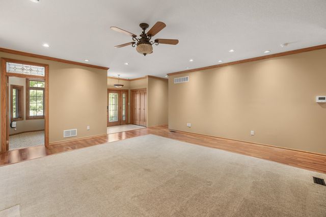 12810 Cardinal Lane, Urbandale, IA 50323