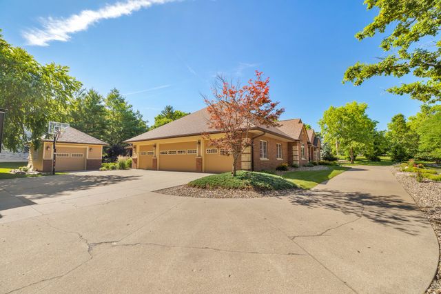 12810 Cardinal Lane, Urbandale, IA 50323