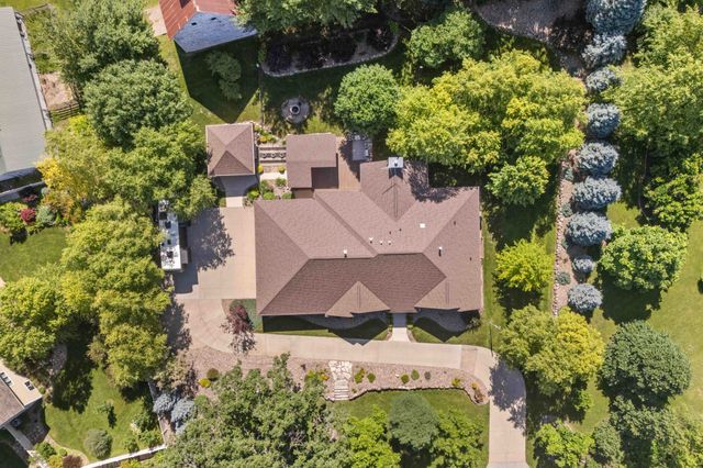 12810 Cardinal Lane, Urbandale, IA 50323