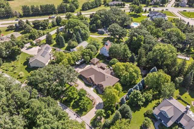 12810 Cardinal Lane, Urbandale, IA 50323