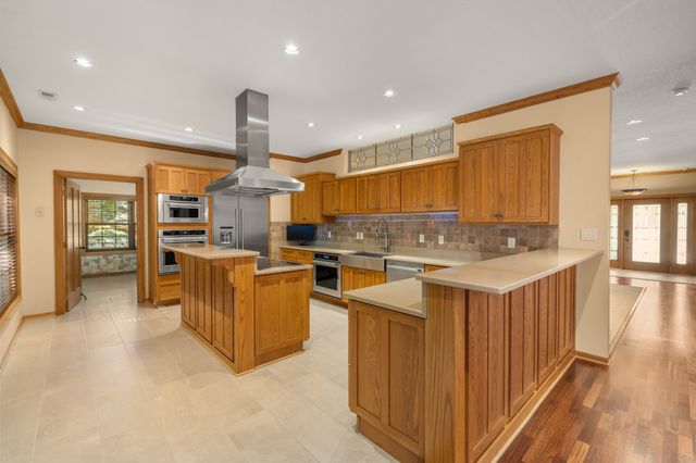 12810 Cardinal Lane, Urbandale, IA 50323