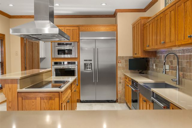 12810 Cardinal Lane, Urbandale, IA 50323