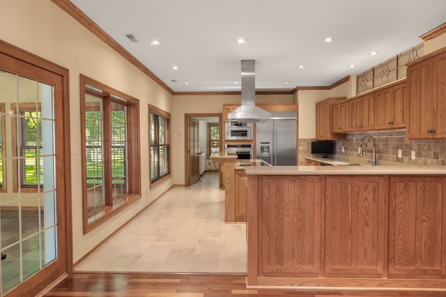 12810 Cardinal Lane, Urbandale, IA 50323