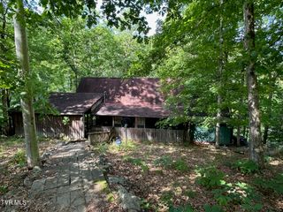 2320 Devault Bridge Road, Piney Flats, TN 37686