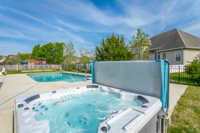 7364 Red Poppy Drive, Ooltewah, TN 37363