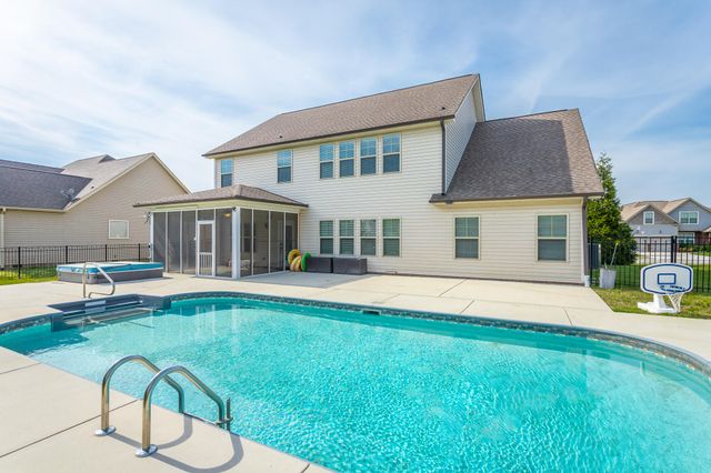 7364 Red Poppy Drive, Ooltewah, TN 37363