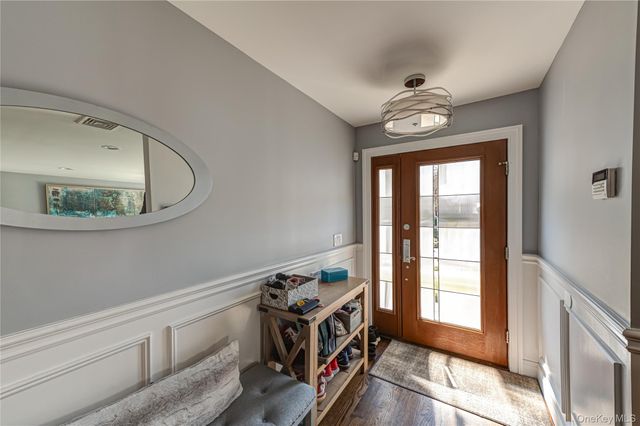 35 Circle Drive, Syosset, NY 11791