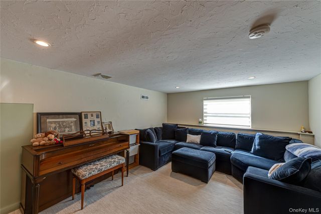 35 Circle Drive, Syosset, NY 11791