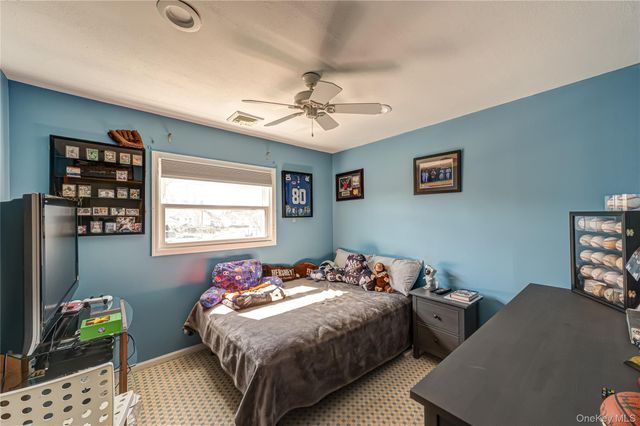 35 Circle Drive, Syosset, NY 11791