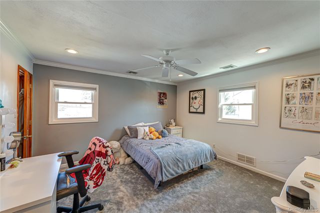 35 Circle Drive, Syosset, NY 11791