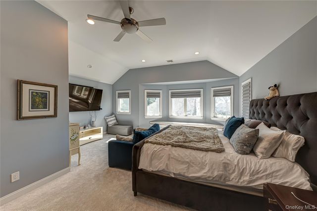 35 Circle Drive, Syosset, NY 11791