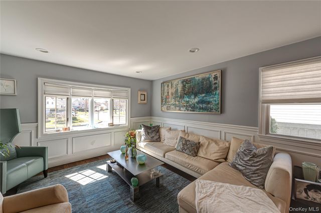 35 Circle Drive, Syosset, NY 11791