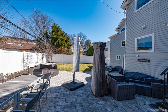 35 Circle Drive, Syosset, NY 11791