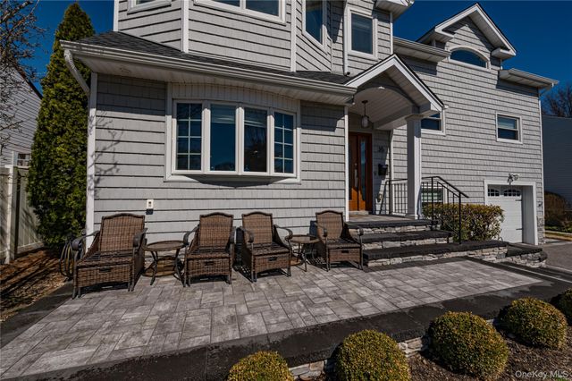 35 Circle Drive, Syosset, NY 11791