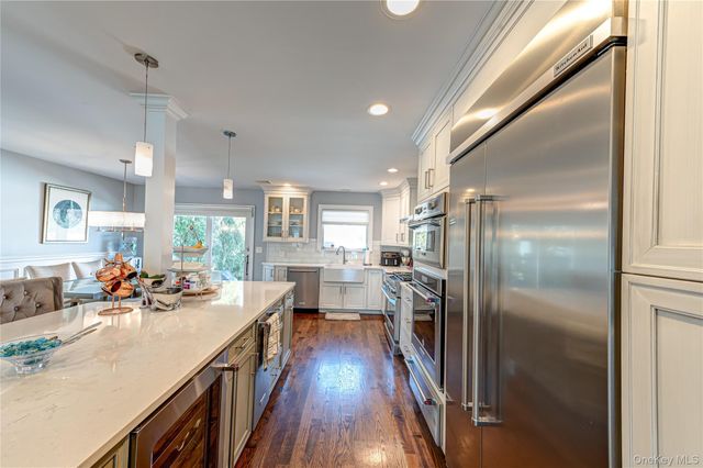 35 Circle Drive, Syosset, NY 11791