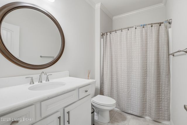 118 Charmwood Ct, Louisville, KY 40245