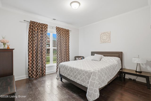 118 Charmwood Ct, Louisville, KY 40245