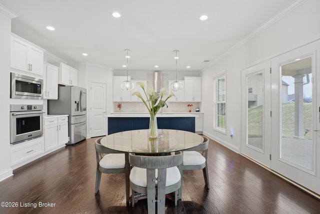 118 Charmwood Ct, Louisville, KY 40245