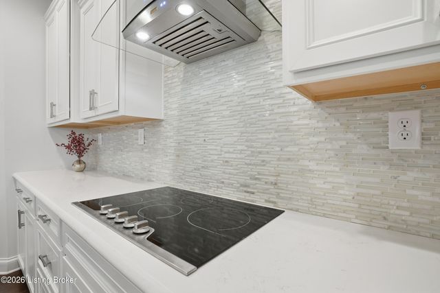 118 Charmwood Ct, Louisville, KY 40245