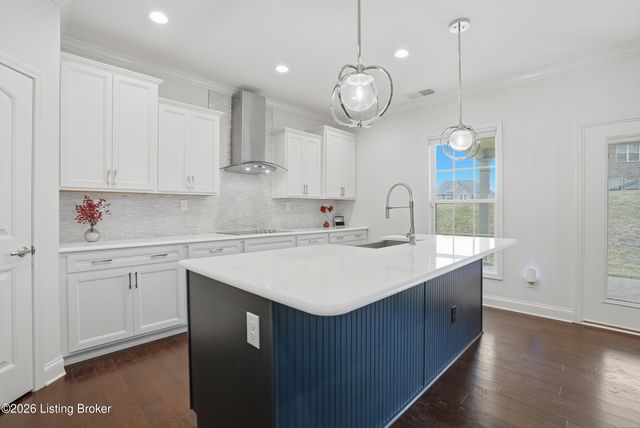 118 Charmwood Ct, Louisville, KY 40245