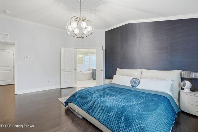 118 Charmwood Ct, Louisville, KY 40245