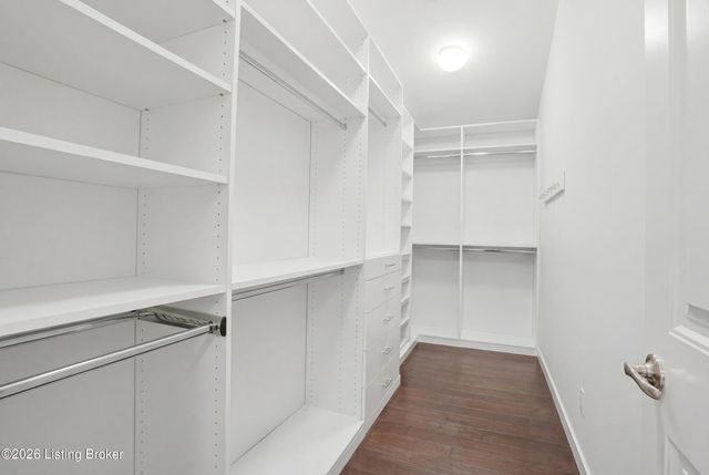 118 Charmwood Ct, Louisville, KY 40245