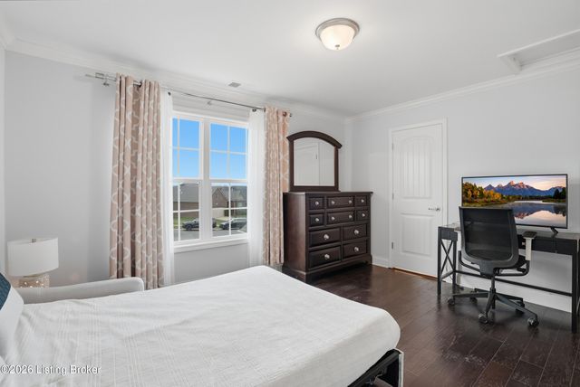 118 Charmwood Ct, Louisville, KY 40245