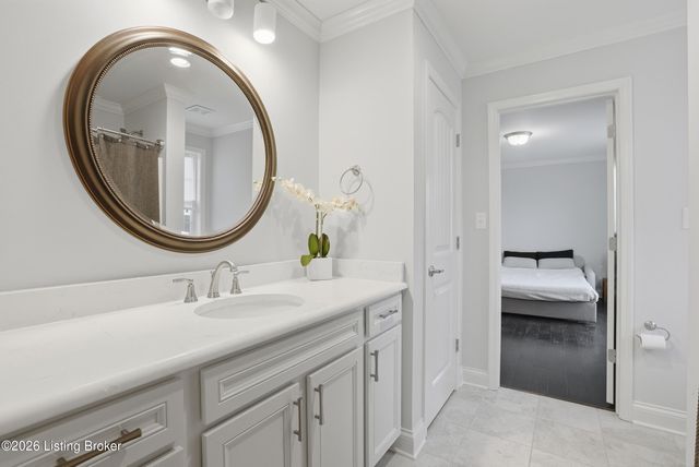 118 Charmwood Ct, Louisville, KY 40245