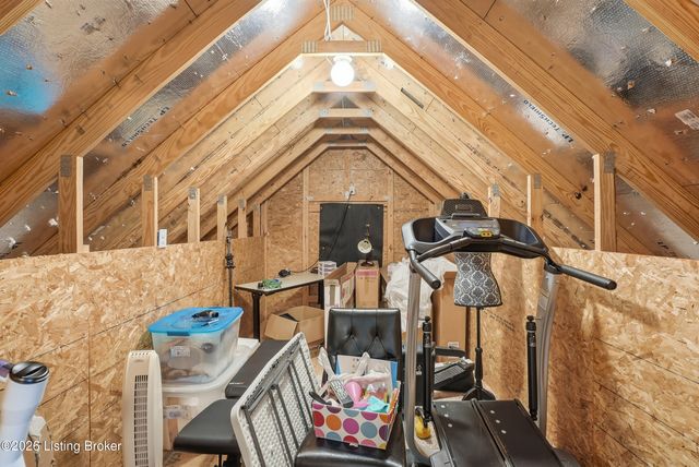 118 Charmwood Ct, Louisville, KY 40245